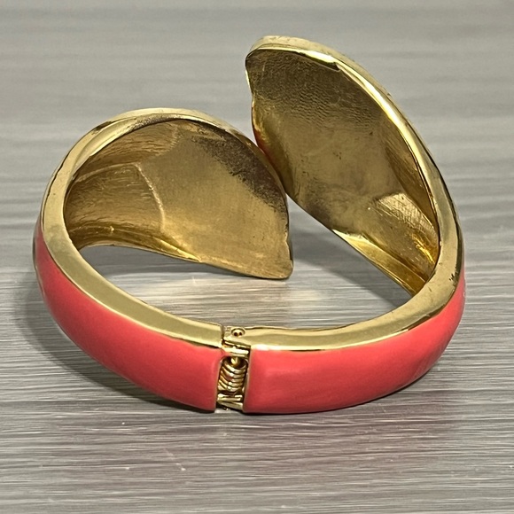 Vintage Gold and Enamel Hinged Bangle Bracelet, Flower, Coral, Boho - Picture 3 of 7